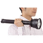 ���E�ŋ��N���X�@�������x2200���[����LED���C�g
